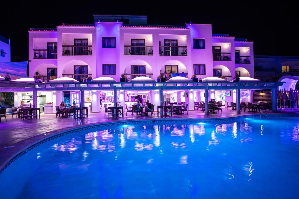 Apartamentos Sal Rossa Ibiza Bagian luar foto